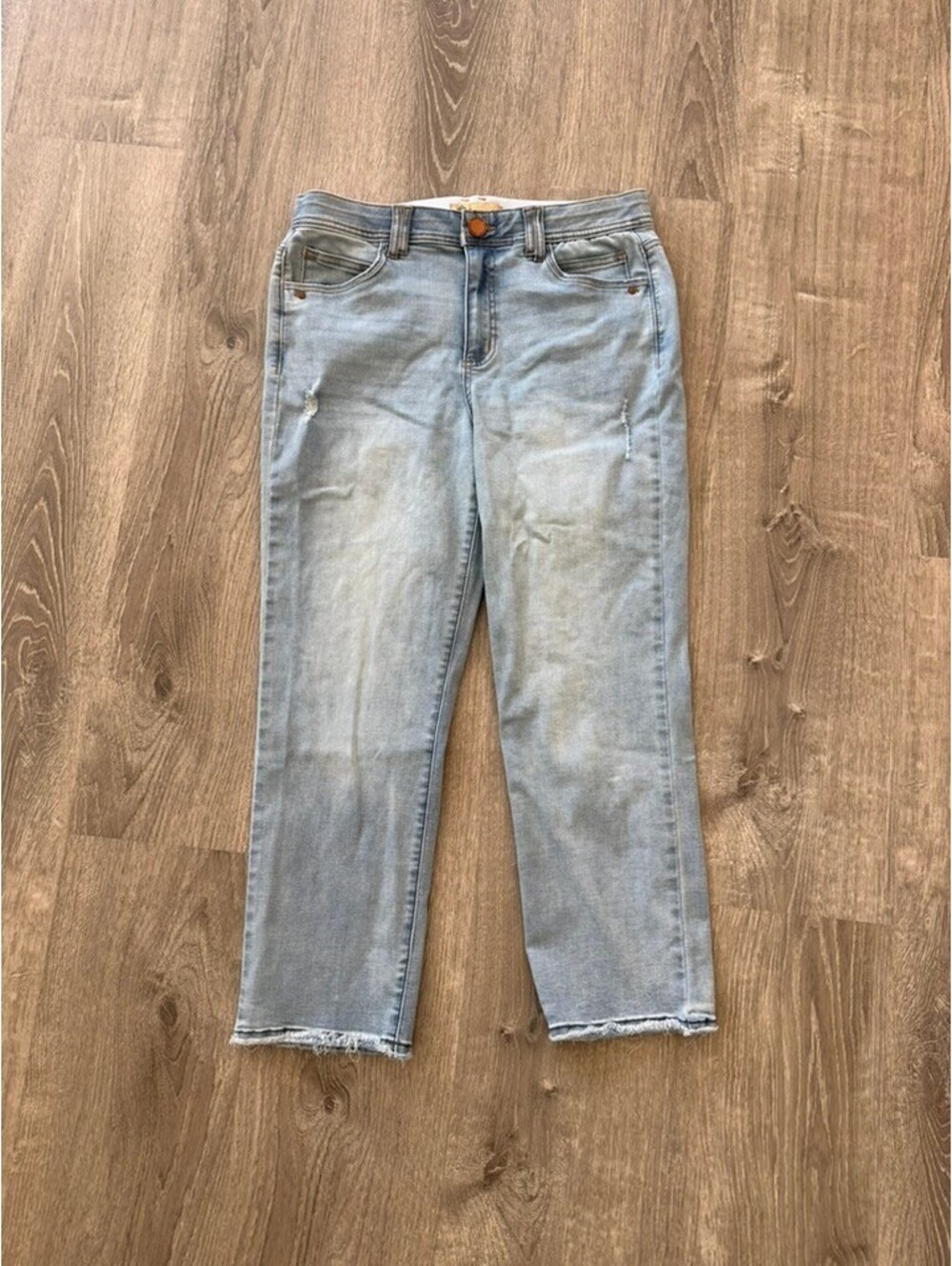 Democracy Women's Light Wash Denim Jeans Size 12 with Frayed Hem